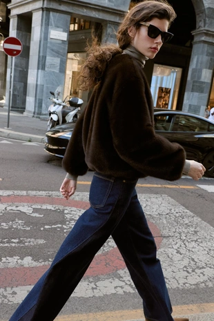 Бомбер из искусственного меха- Заказать в России