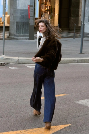 Бомбер из искусственного меха- Заказать в России