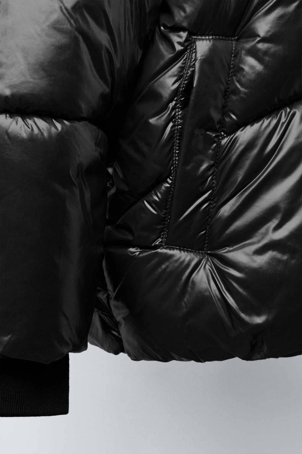 СТЕГАНОЕ ПАЛЬТО С КАПЮШОНОМ WATER REPELLENT