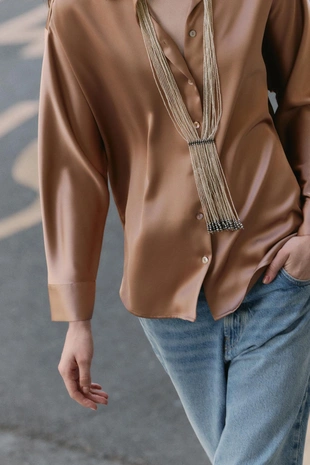 Mid-camel | 7969/252/756 - Zara Атласная рубашка со спущенным плечом