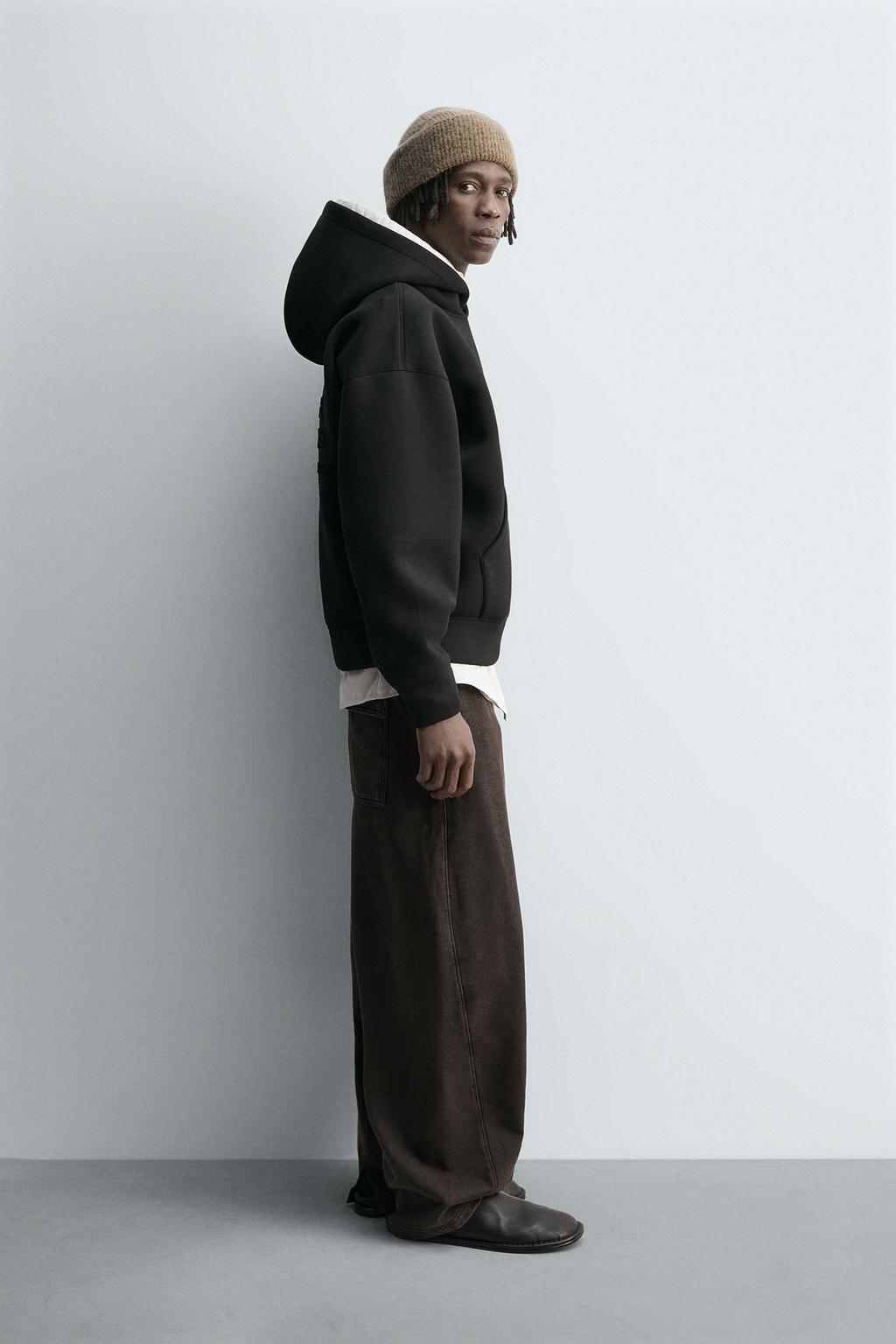 ТОЛСТОВКА ИЗ НЕОПРЕНА С РЕЛЬЕФНОЙ НАДПИСЬЮ