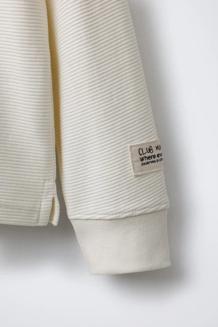 Лонгслив из ткани оттоман с нашивкой- Заказать в России