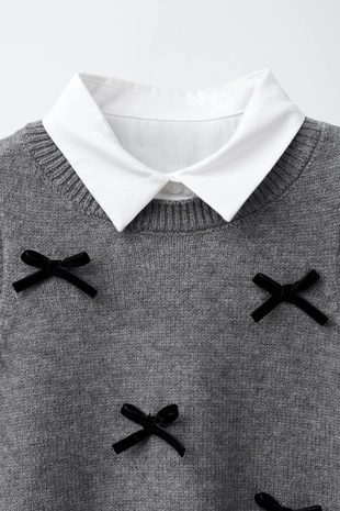 Рубашка из поплина, вязаный жилет и бархатные банты- Заказать в России