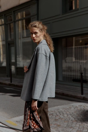 Мягкое двубортное пальто- Заказать в России