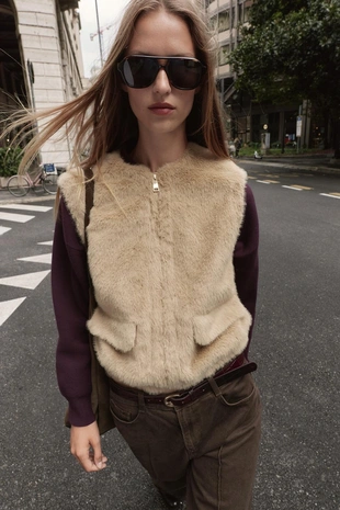 Жилет из искусственного меха на молнии- Заказать в России