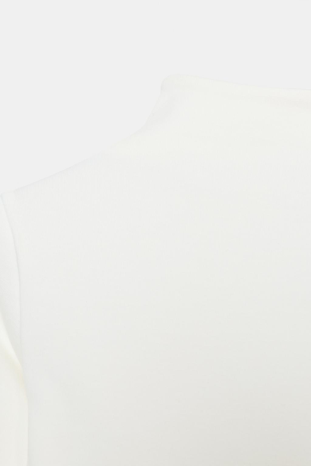 ФУТБОЛКА С ВЫСОКИМ ВОРОТНИКОМ