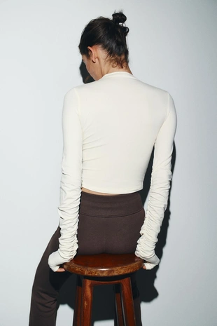 Футболка из хлопка и модала со сборками- Заказать в России