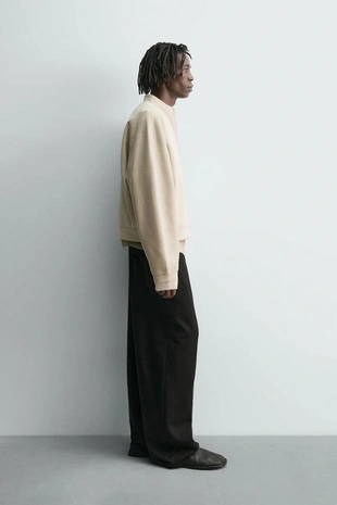 Укороченная толстовка из неопрена с заклепками- Заказать в России