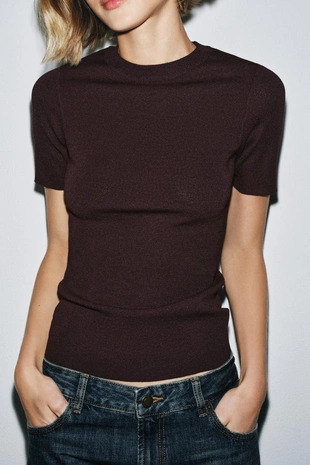 Однотонный трикотажный топ с короткими рукавами- Заказать в России