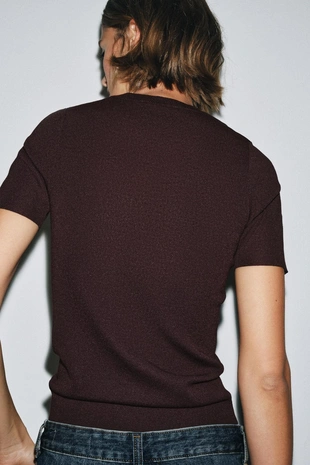 Однотонный трикотажный топ с короткими рукавами- Заказать в России