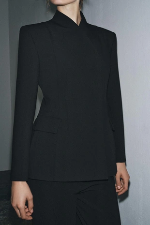 Приталенный блейзер из коллекции ZW- Заказать в России
