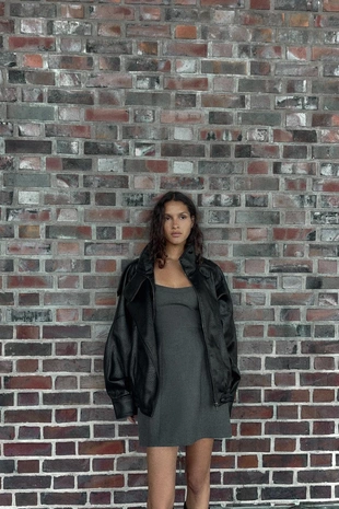 Короткое платье на бретелях- Заказать в России