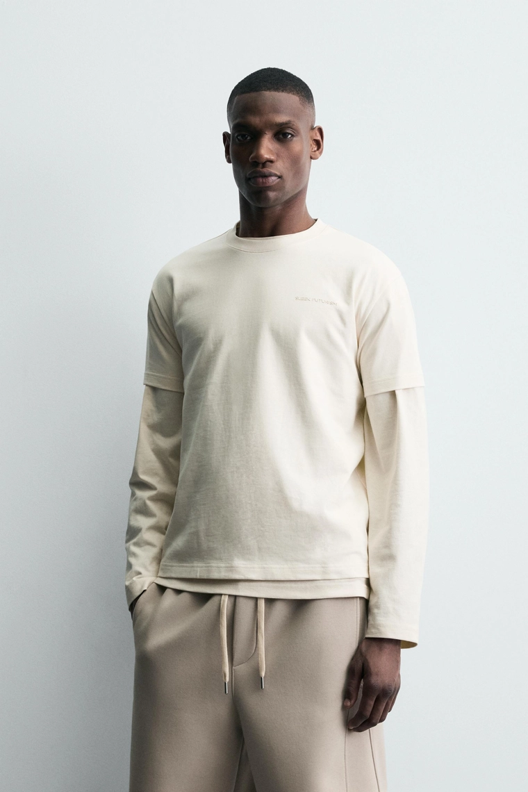 Футболка с объемным текстом