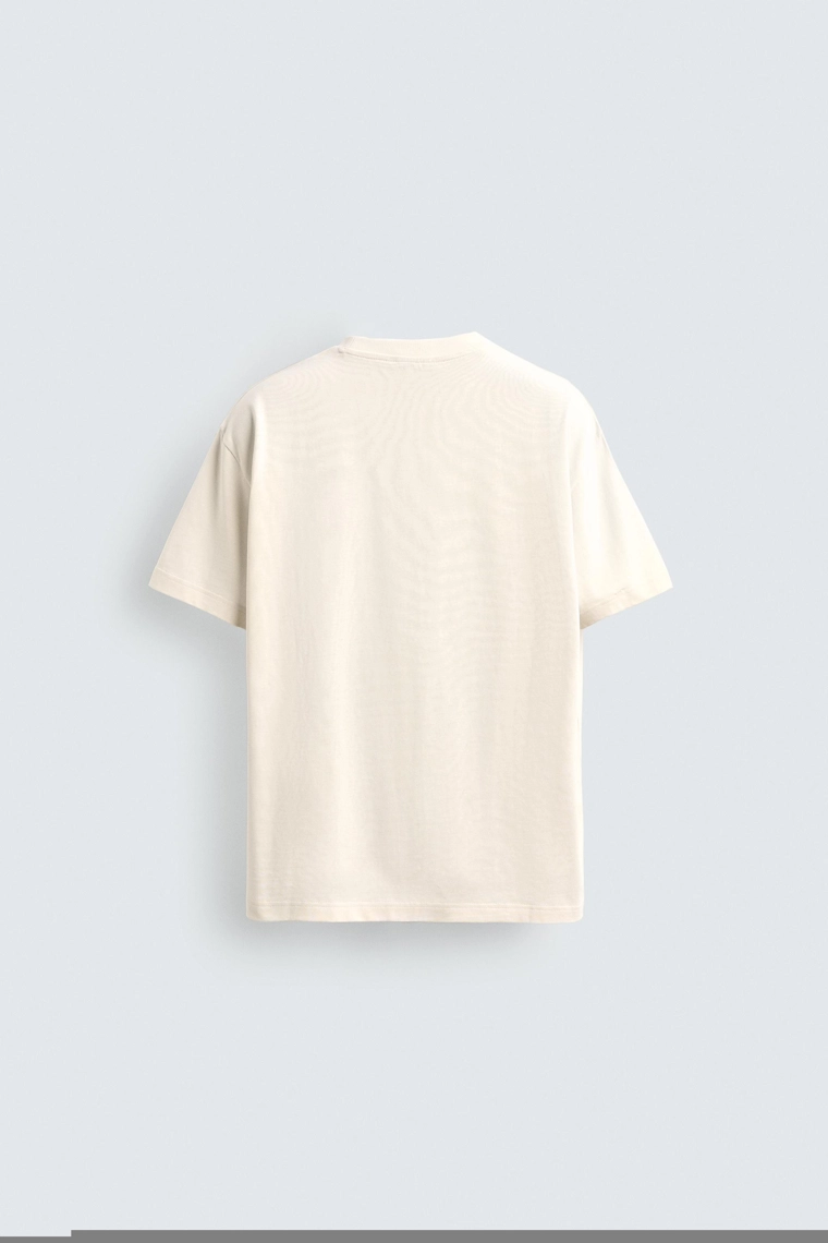 Футболка с объемным текстом