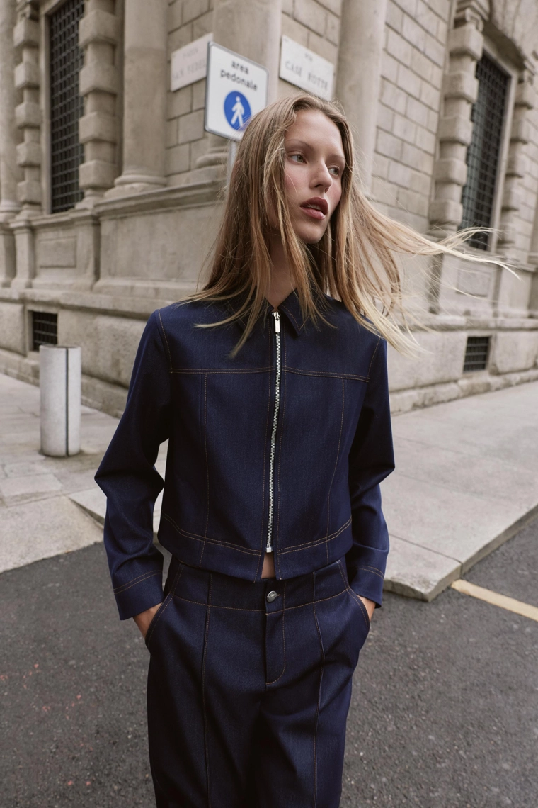 Куртка с контрастной строчкой