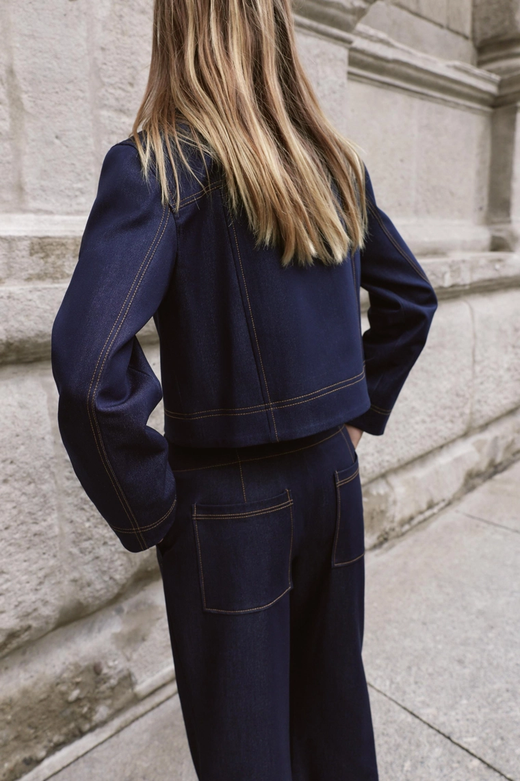 Куртка с контрастной строчкой