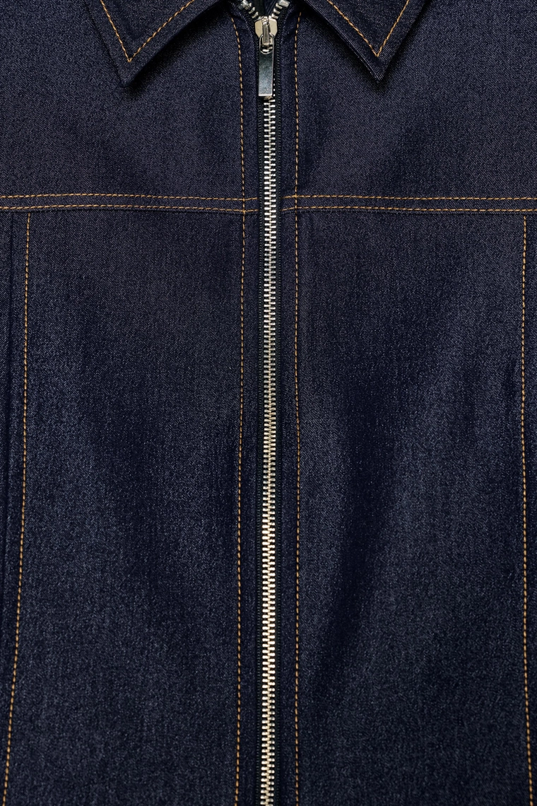 Куртка с контрастной строчкой