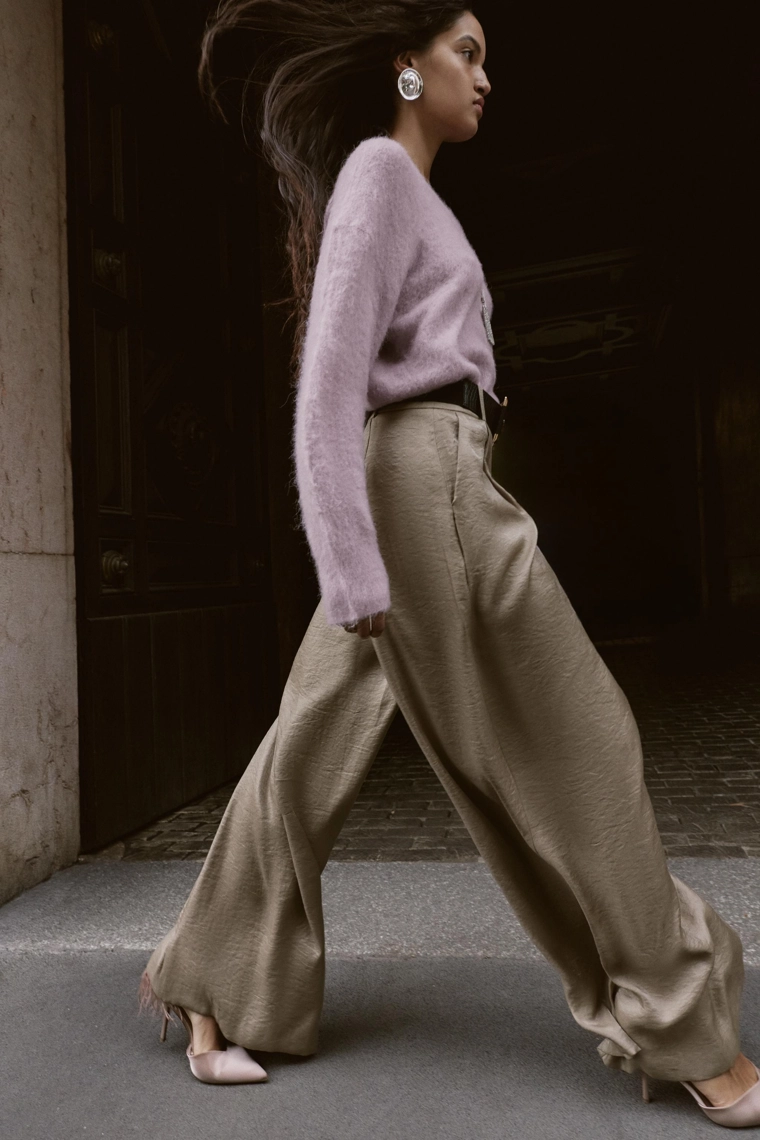 Широкие шелковистые брюки с поясом