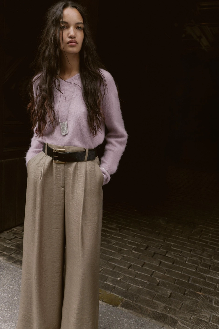 Широкие шелковистые брюки с поясом