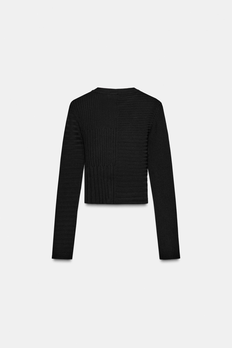 Топ с рельефным трикотажем и аппликацией