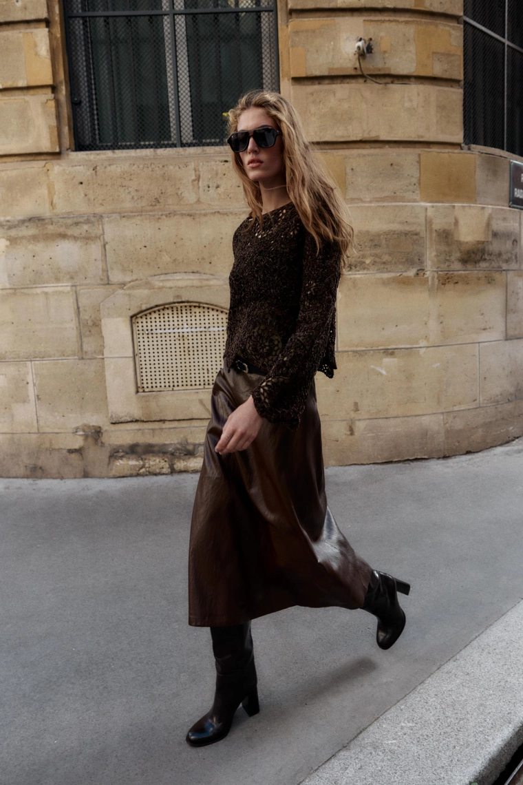 Топ с длинным вязаным рукавом