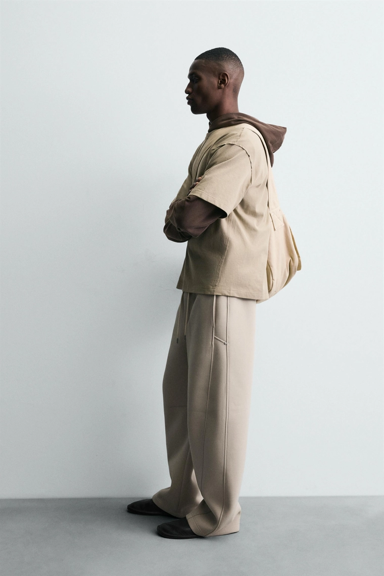 Футболка из плотного хлопка с эффектом изнанки