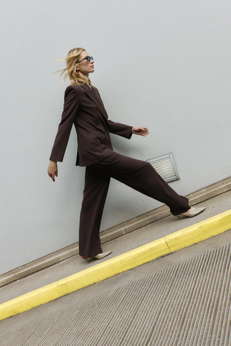 Брюки прямого кроя с лампасами