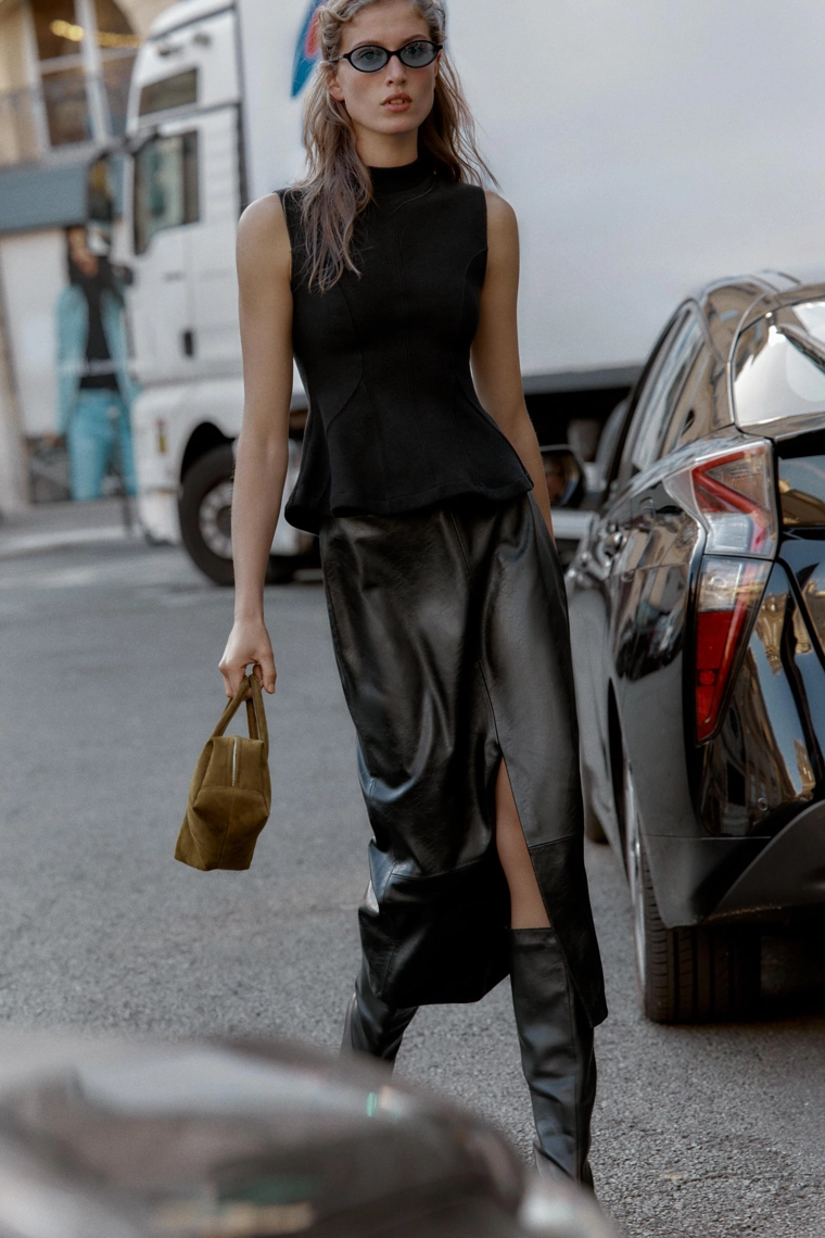 Мягкий топ с пышной крошкой