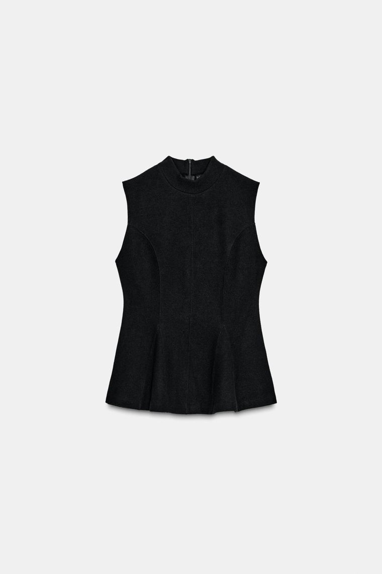 Мягкий топ с пышной крошкой