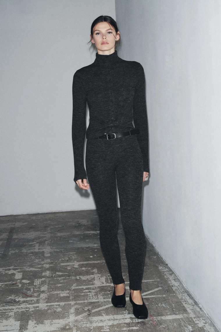 Мягкие леггинсы с поясом