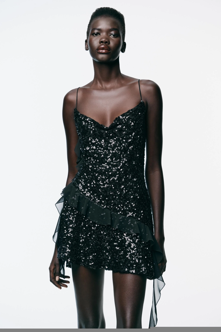 Платье мини с оборками и пайетками