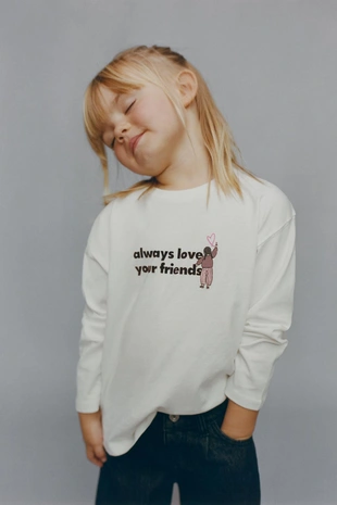 Футболка с рельефной надписью- Заказать в России