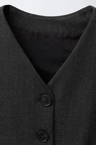 Жилет в тонкую полоску с блестками- Заказать в России