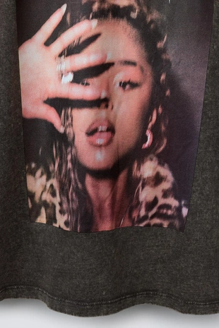 Футболка с эффектом потертости TYLA ©- Заказать в России