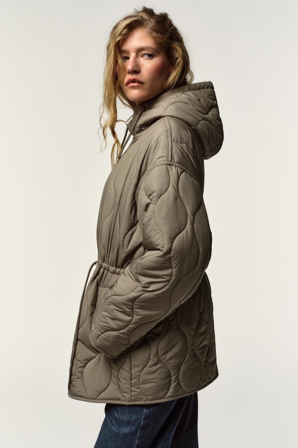 СТЕГАНАЯ КУРТКА С КАПЮШОНОМ WATER REPELLENT