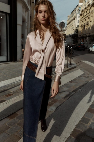 Блуза с золотистыми деталями и блестящей нитью- Заказать в России