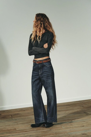 Шерстяной свитер с V-образным вырезом- Заказать в России