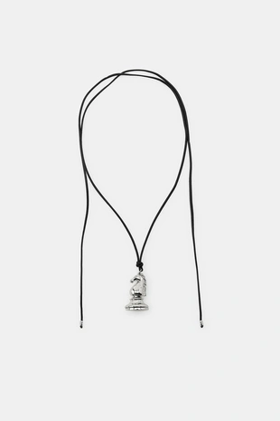 Ожерелье из шнура с шахматной фигурой- Заказать в России