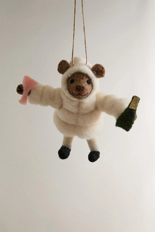 Новогоднее украшение из шерсти для елки с медведем в пальто- Заказать в России