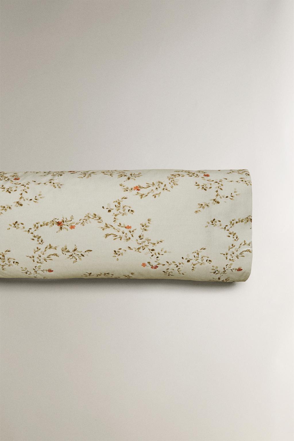 Наволочка с принтом листьев