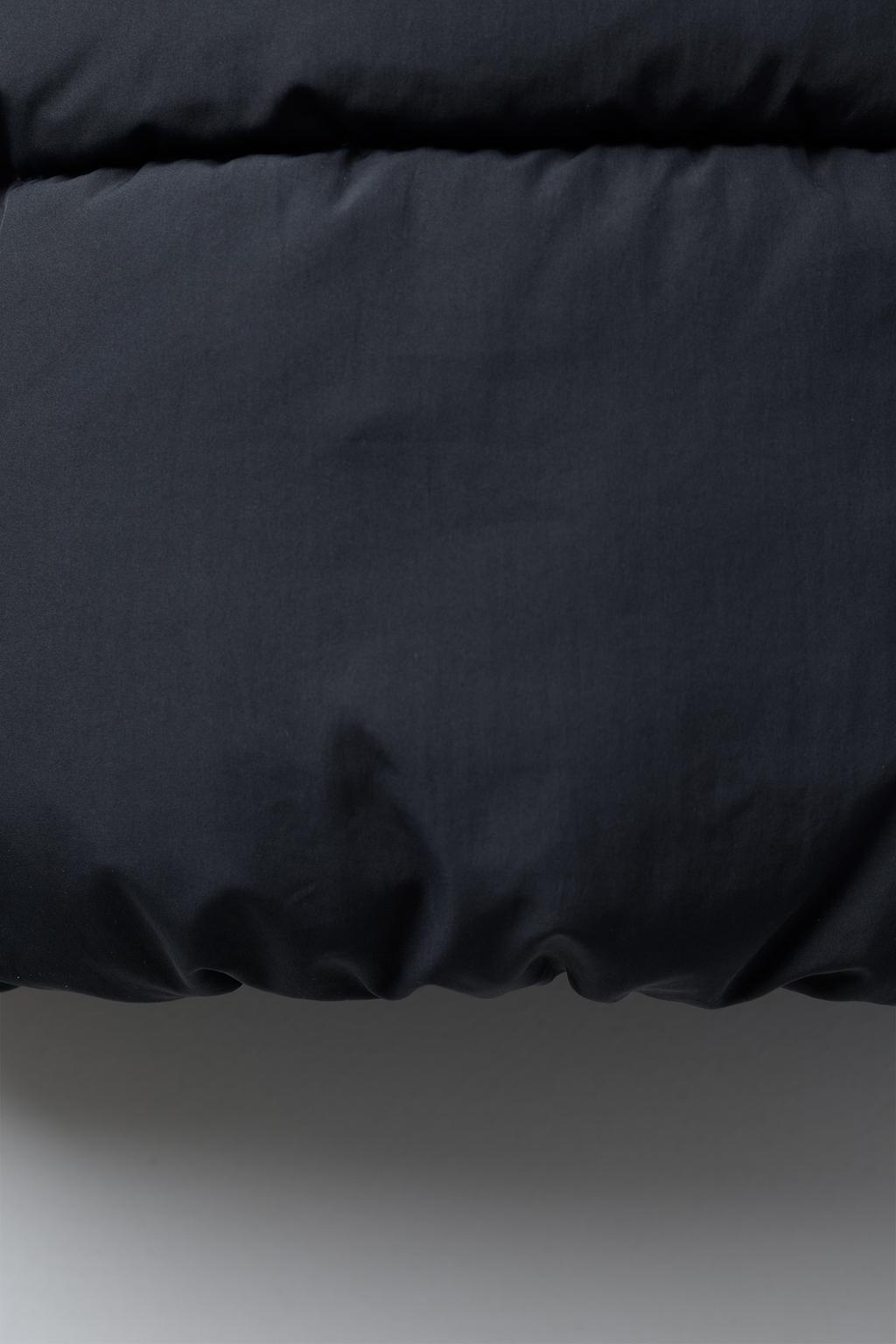 СТЕГАНЫЙ ФЛИСОВЫЙ ПУХОВИК В СТИЛЕ КОЛОР-БЛОК WATER REPELLENT