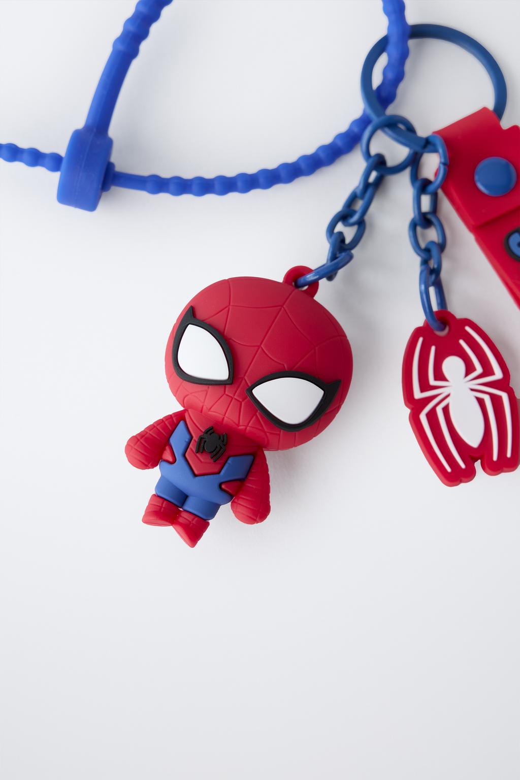 БРЕЛОК С ПОДВЕСКОЙ МСТИТЕЛИ ЧЕЛОВЕК-ПАУК © MARVEL