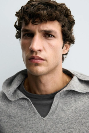 Шерстяной свитер с капюшоном- Заказать в России