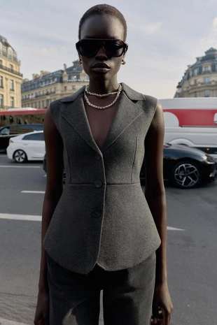 Приталенный трикотажный жилет- Заказать в России