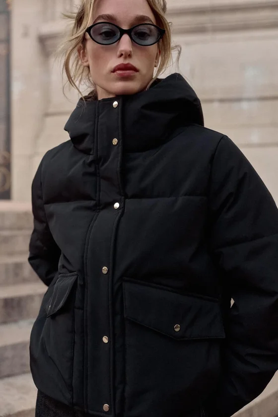 КОРОТКИЙ АНОРАК С КАПЮШОНОМ  WINDPROOF
