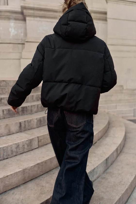 КОРОТКИЙ АНОРАК С КАПЮШОНОМ  WINDPROOF