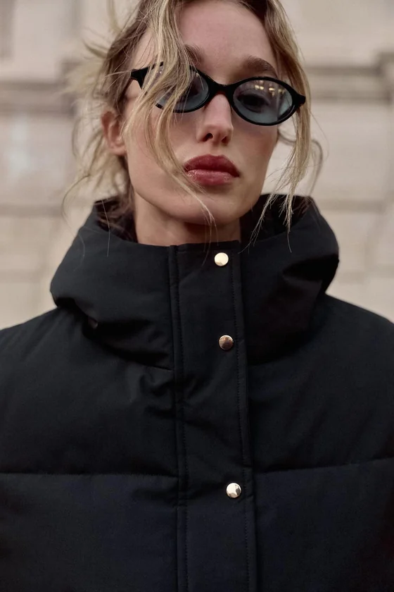 КОРОТКИЙ АНОРАК С КАПЮШОНОМ  WINDPROOF