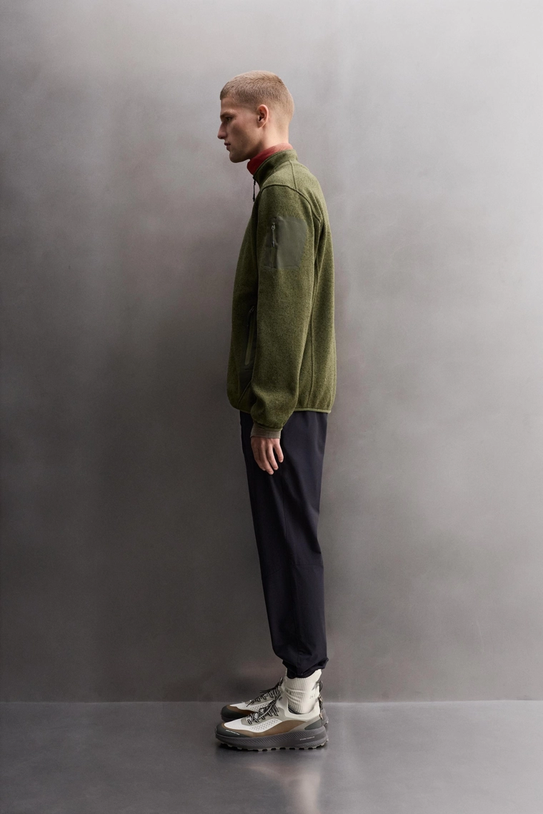 Кардиган из флиса с контрастными вставками