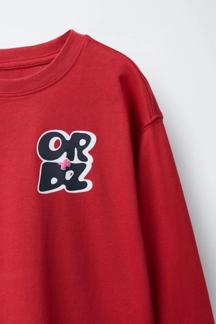 Red | 5048/763/600 - Zara Лонгслив с рельефным текстовым принтом