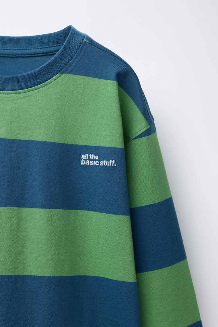 Футболка в полоску с вышитым слоганом